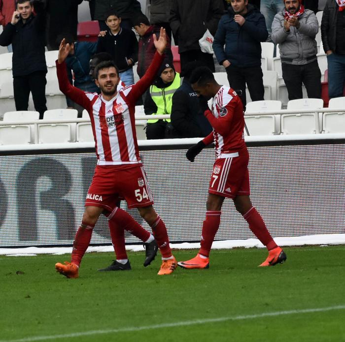 Emre Kılınça karşı Aatif önerilecek