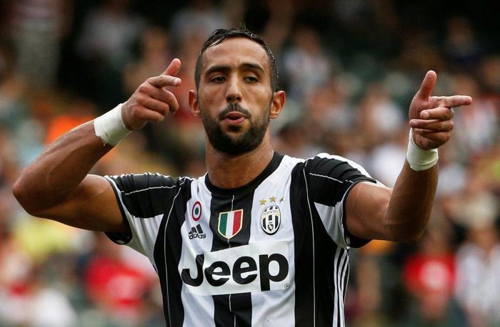 Beşiktaşın transfer gündemindeki Medhi Benatiada bomba gelişme