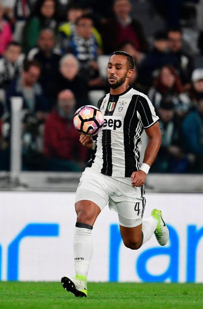 Beşiktaşın transfer gündemindeki Medhi Benatiada bomba gelişme