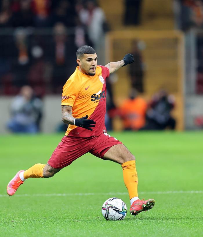Galatasarayın Antalyaspor maçı muhtemel 11i Sürpriz kadro