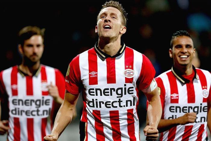 3) PSV Eindhoven