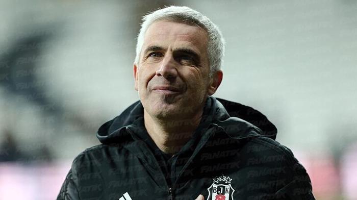 Beşiktaş Teknik Direktörü Önder Karaveli, gözyaşlarını tutamadı