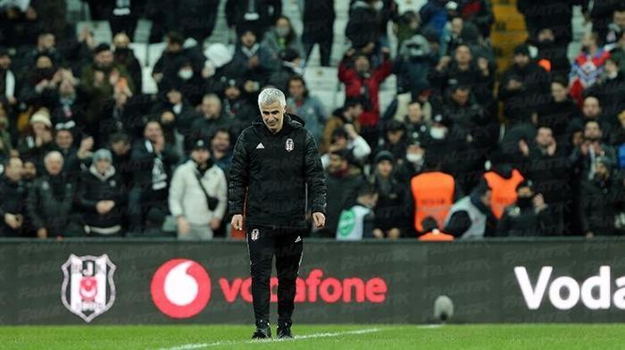 Beşiktaş Teknik Direktörü Önder Karaveli, gözyaşlarını tutamadı
