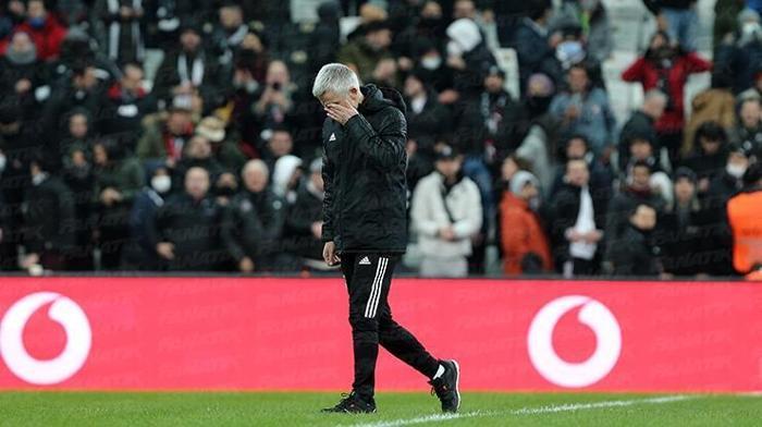 Beşiktaş Teknik Direktörü Önder Karaveli, gözyaşlarını tutamadı