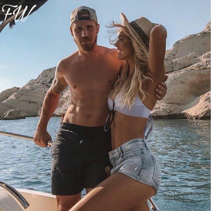 Loris Kariusu terk eden Ianthe Rose, Gregory Sertic ile birlikte