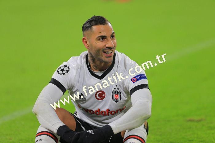 Maç bitti Bayern Münihli oyuncular Quaresmaya koştu