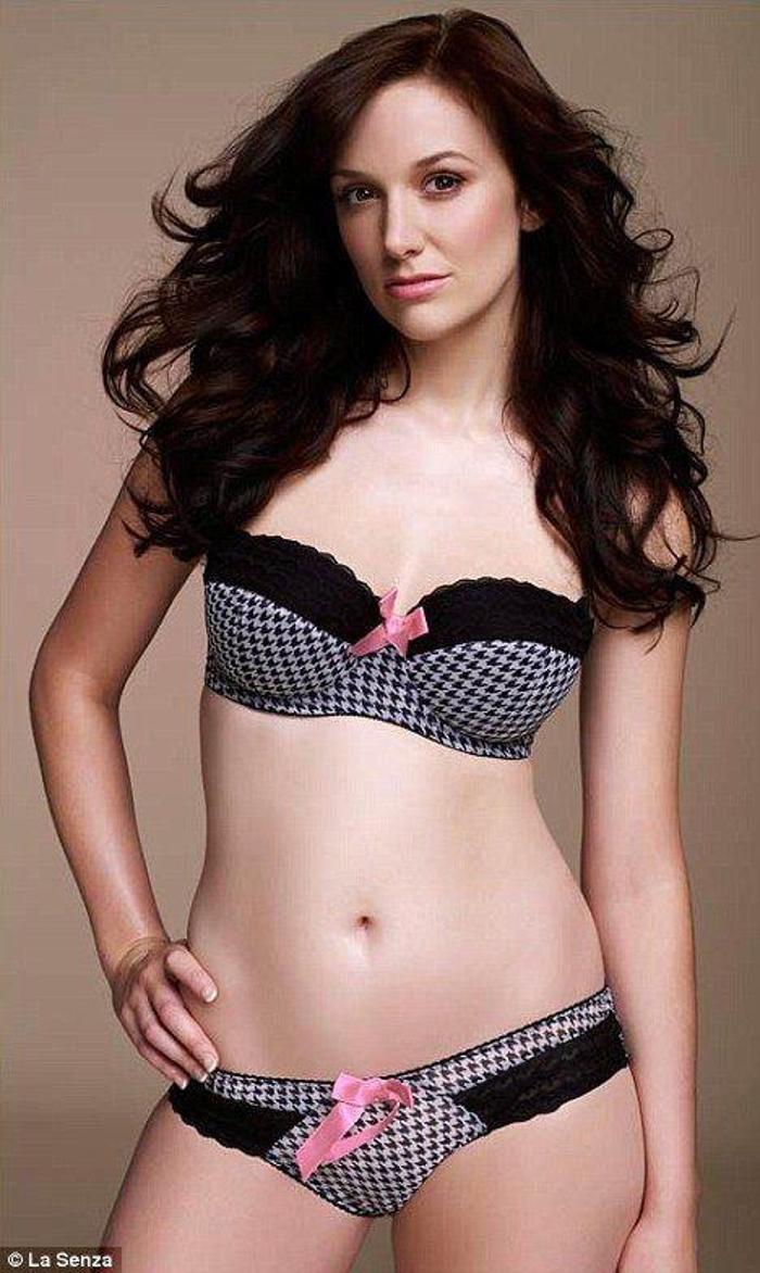 Asker Barbie Katrina Hodge yaşadığı cehennem hayatını anlattı