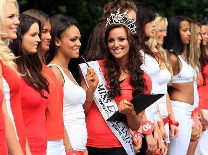 Asker Barbie Katrina Hodge yaşadığı cehennem hayatını anlattı