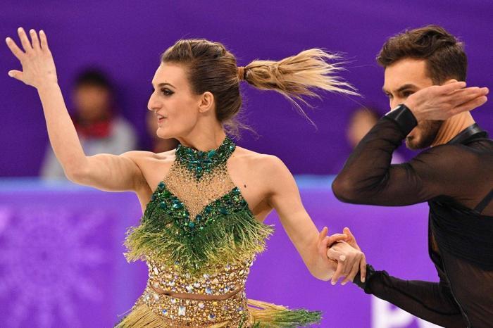 Gabriella Papadakisin kıyafeti koptu, herkes şok oldu