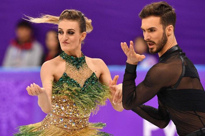 Gabriella Papadakisin kıyafeti koptu, herkes şok oldu