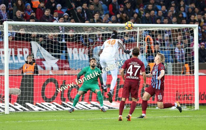 Trabzonspor-Başakşehir maçından kareler