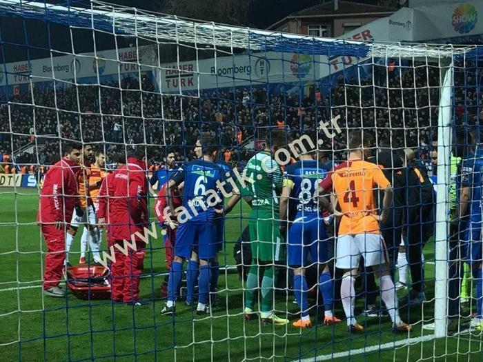 Son dakika Galatasaraylı Gomis bayıldı