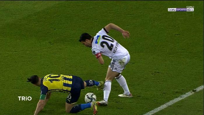 Deniz Çobandan, Fenerbahçe-Beşiktaş maçına yorum: Penaltı kararı yanlış