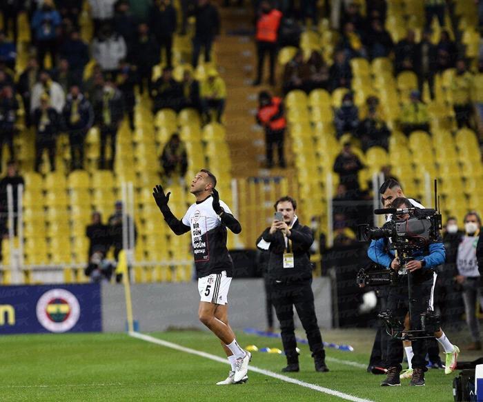 Kadıköyde Josef fırtınası Fenerbahçe taraftarı çıldırdı, Beşiktaş taraftarı mest oldu