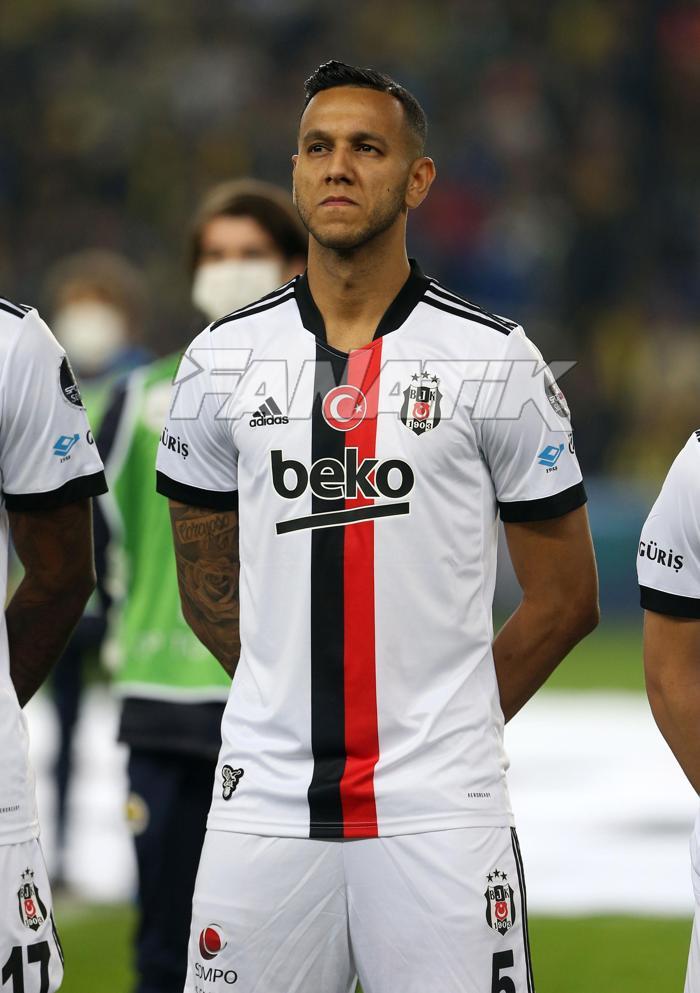 Kadıköyde Josef fırtınası Fenerbahçe taraftarı çıldırdı, Beşiktaş taraftarı mest oldu