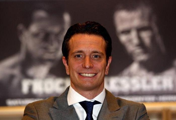 Kalle Sauerlandden Grid Kızlarına destek