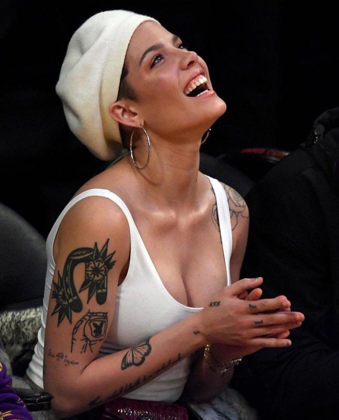 Halsey NBA maçında