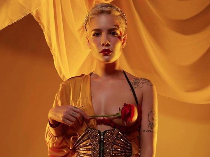 Halsey NBA maçında