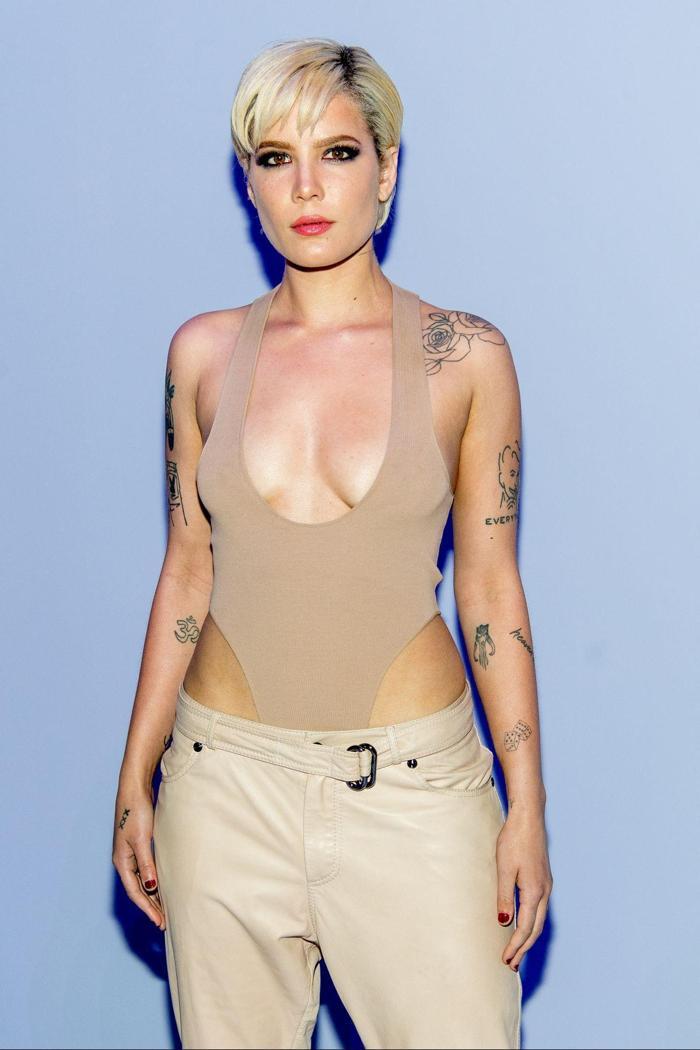 Halsey NBA maçında