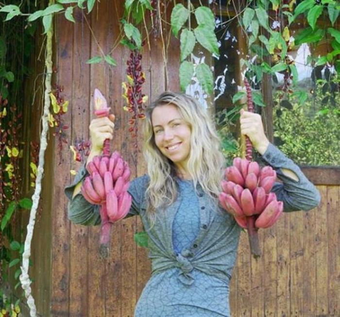 Freelee The Banana Girl