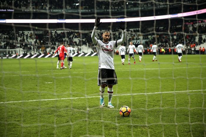 Quaresma e Aboubakar apresentaram queixa na FIFA contra Besiktas - CNN  Portugal