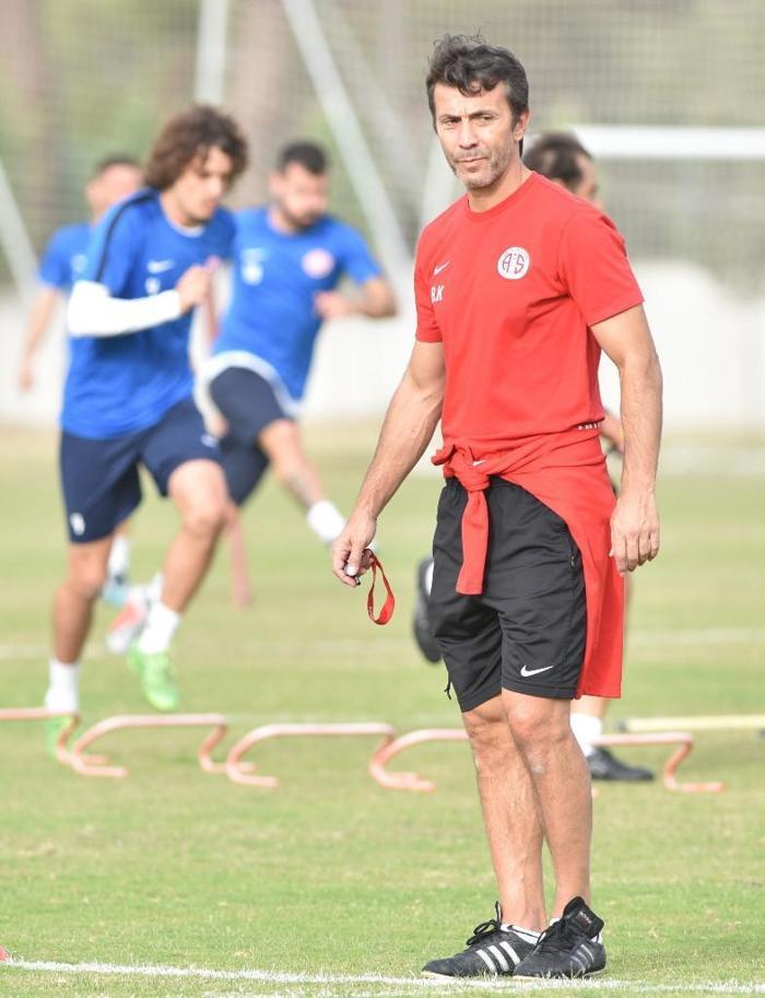 Antalyaspor - Fenerbahçe maçının muhtemel 11leri Ersun Yanal ilk 11de kimi oynatacak