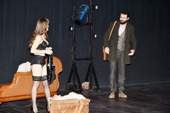 Cesur kadın Pervin Bağdat soyundu