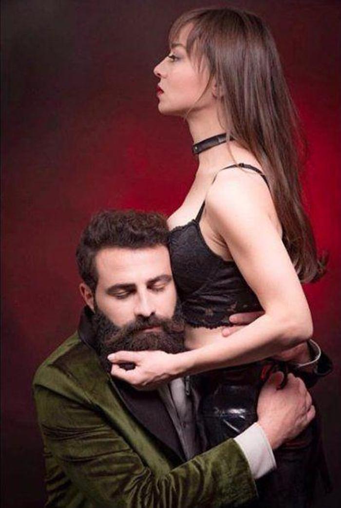 Cesur kadın Pervin Bağdat soyundu