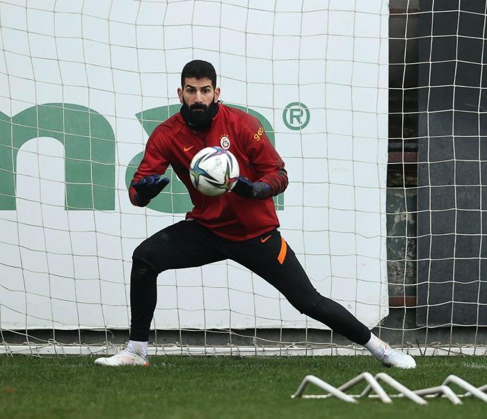 Fatih Terim kararını verdi Galatasarayın Başakşehir maçı muhtemel 11i...