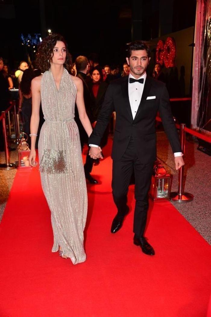 Büşra Develi ve Burak Deniz el ele geldiler