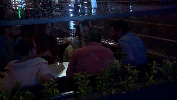 Simge Aköz ile Berkay Ateş flaşlar patlayınca gerildi