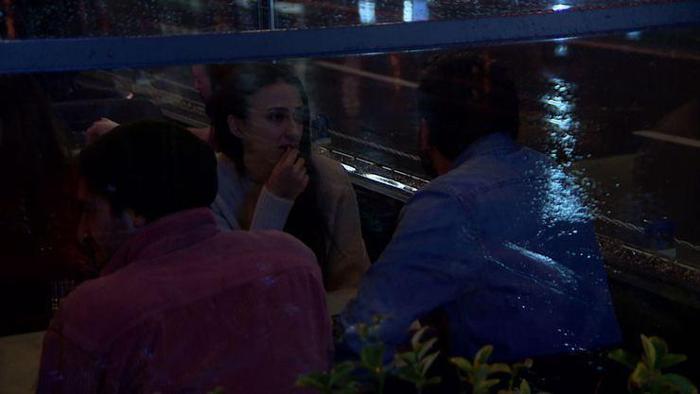 Simge Aköz ile Berkay Ateş flaşlar patlayınca gerildi