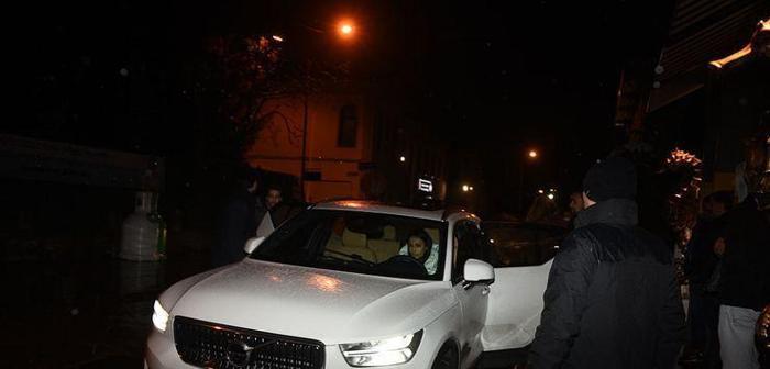 Simge Aköz ile Berkay Ateş flaşlar patlayınca gerildi