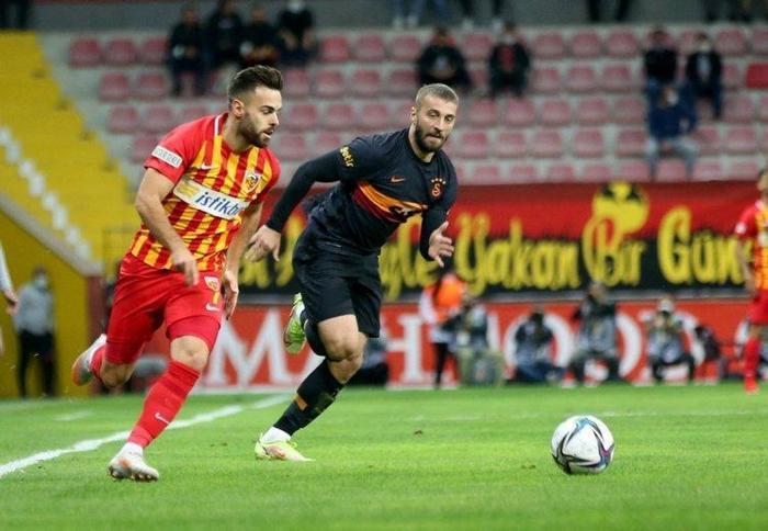 Son dakika: Galatasarayda çifte ayrılık Fatih Terim biletlerini kesti