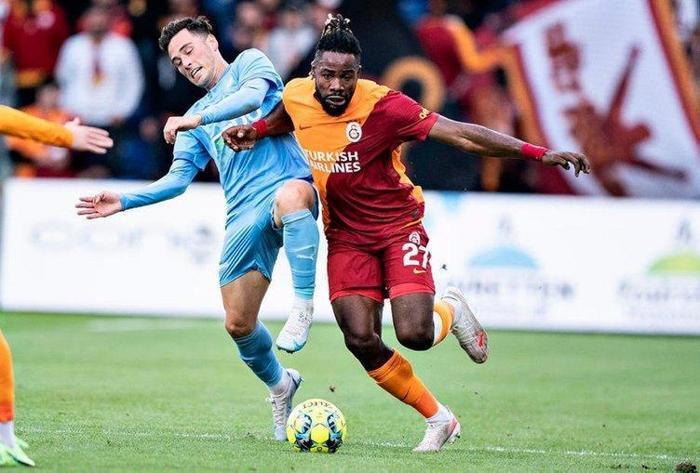 Son dakika: Galatasarayda çifte ayrılık Fatih Terim biletlerini kesti