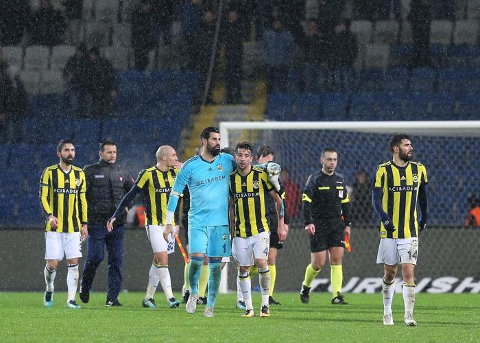 Fanatik yazarlarının Medipol Başakşehir - Fenerbahçe maçı yorumları