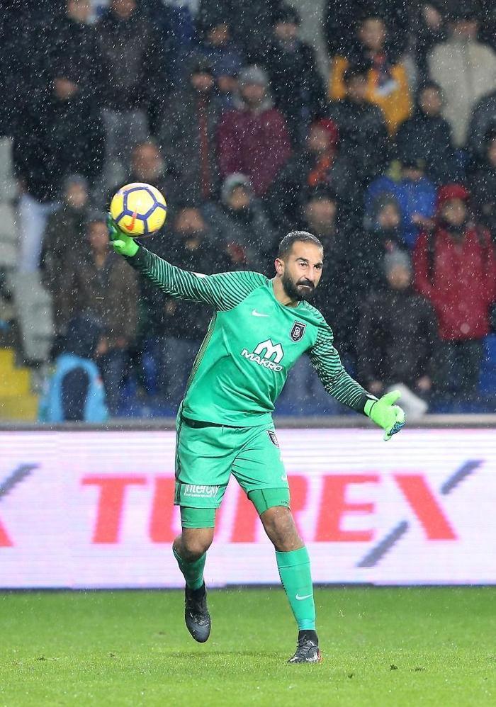 Fanatik yazarlarının Medipol Başakşehir - Fenerbahçe maçı yorumları
