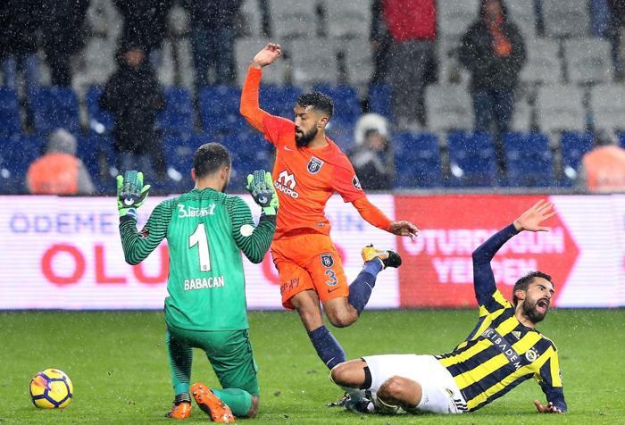 Fanatik yazarlarının Medipol Başakşehir - Fenerbahçe maçı yorumları