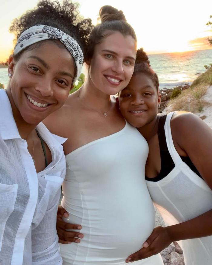 WNBA efsanesi Candace Parker ve Anna Petrakova çifti bebek bekliyor