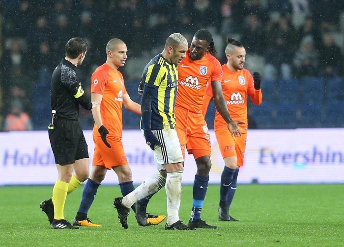 Fanatik yazarlarının Medipol Başakşehir - Fenerbahçe maçı yorumları