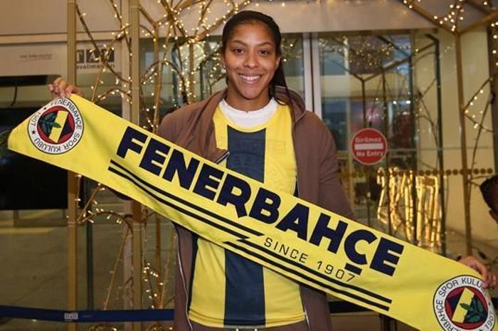 WNBA efsanesi Candace Parker ve Anna Petrakova çifti bebek bekliyor