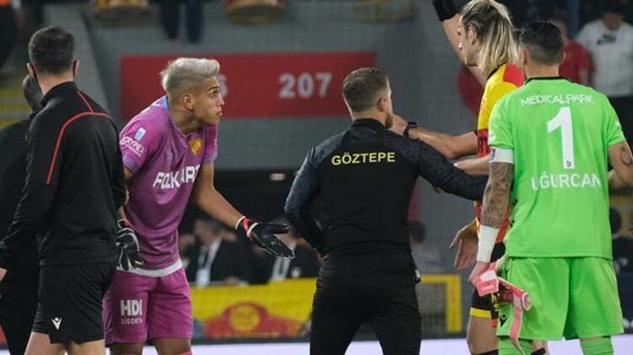 Son dakika transfer haberi: Galatasarayın yeni kalecisi kim olacak