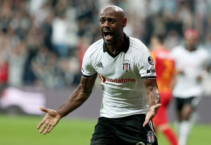 Beşiktaşlı Vagner Love kararını verdi