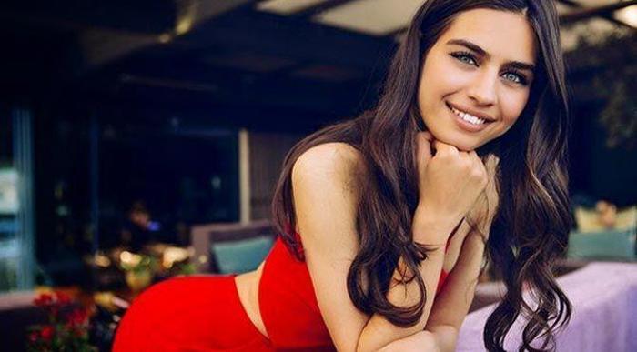 Amine Gülşenin ailesi Mesut Özili ağırladı