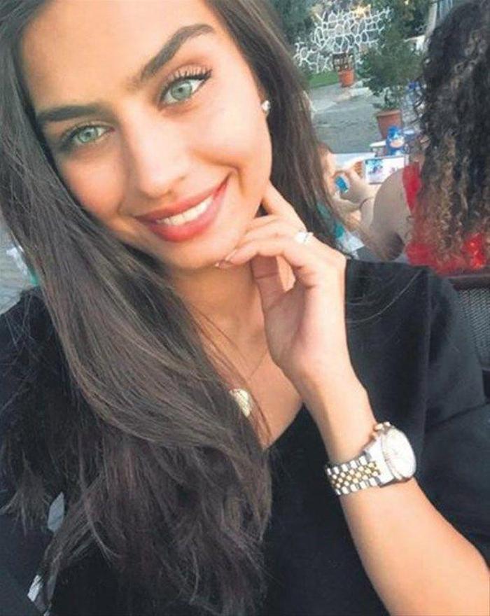 Amine Gülşenin ailesi Mesut Özili ağırladı