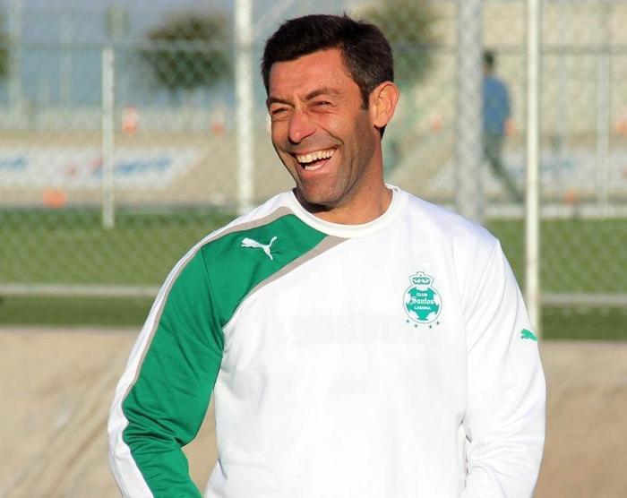 61 - Pedro Caixinha (Santos Laguna)