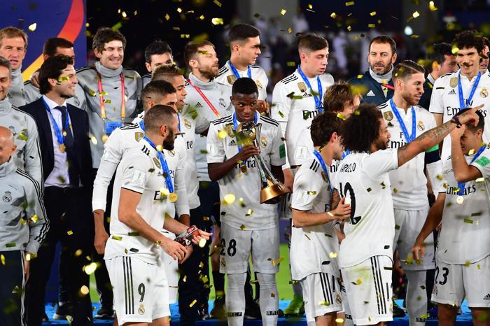 Dünya şampiyonu Real Madrid kupasına kavuştu