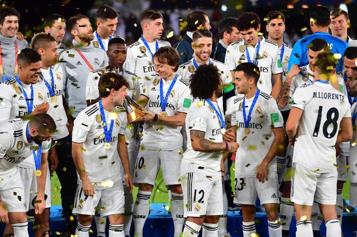 Dünya şampiyonu Real Madrid kupasına kavuştu
