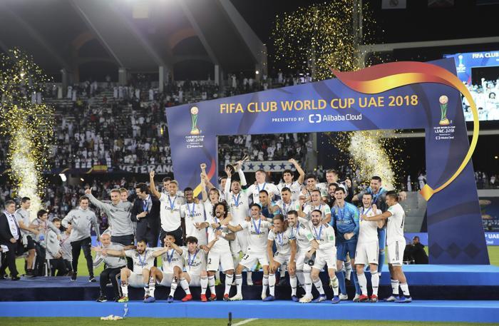 Dünya şampiyonu Real Madrid kupasına kavuştu