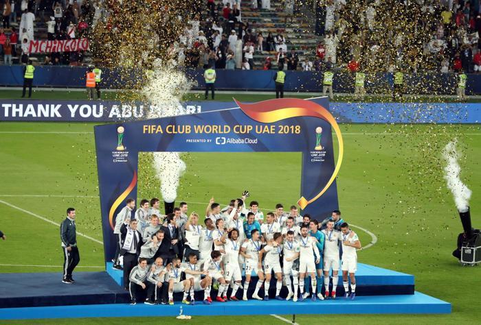 Dünya şampiyonu Real Madrid kupasına kavuştu